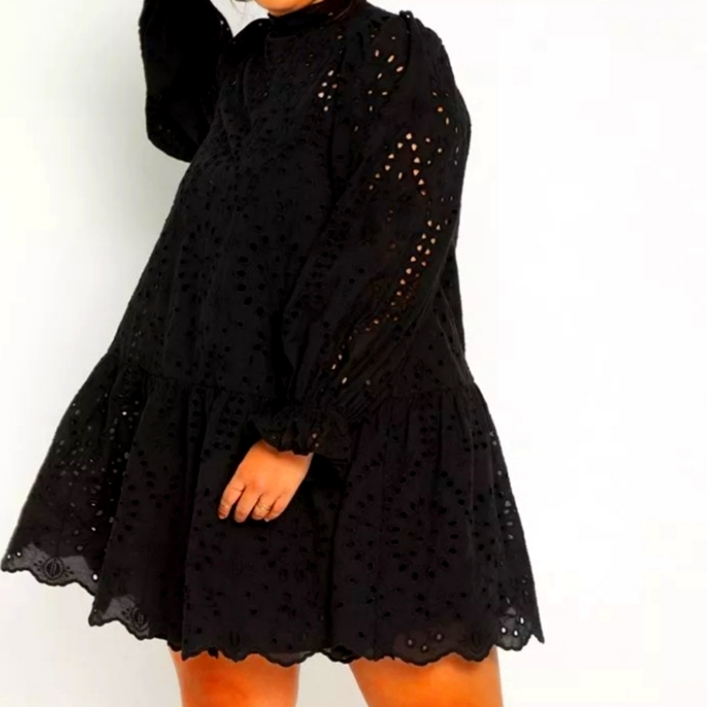 Cute little black dress